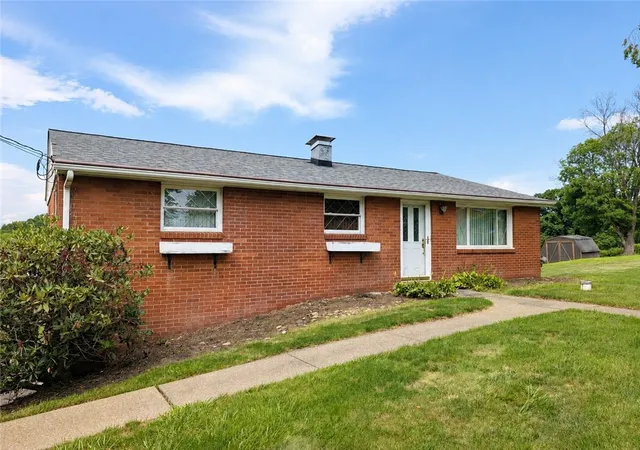 Photo 1 of Single family home for sale at 124 Tanglewood Dr, Middlesex Twp, PA 16059 | MLS# 1770264 | Listing updated on 2026-08-31