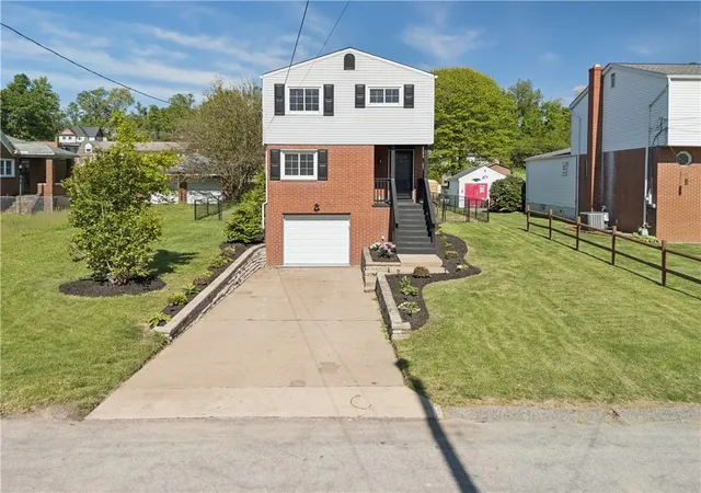 Photo 2 of Single family home for sale at 142 Saniel Dr, West Mifflin, PA 15122 | MLS# 1770185 | Listing updated on 2026-09-01