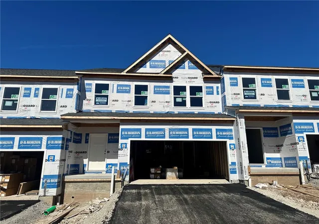 Photo 2 of Townhouse for sale at 163 Sweetwater Dr, Moon/crescent Twp, PA 15108 | MLS# 1770347 | Listing updated on 2026-10-01