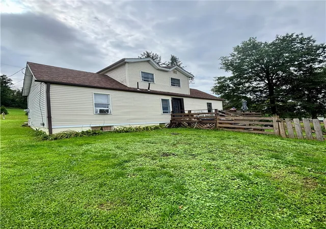 Photo 4 of Sale Pending at 354 1st Street, North Huntingdon, PA 15642 | MLS# 1770300 | Listing updated on 2026-08-31