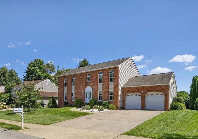 Photo 2 of Sale Pending at 204 Trillium Dr, Cranberry Twp, PA 16066 | MLS# 1770391 | Listing updated on 2026-08-31