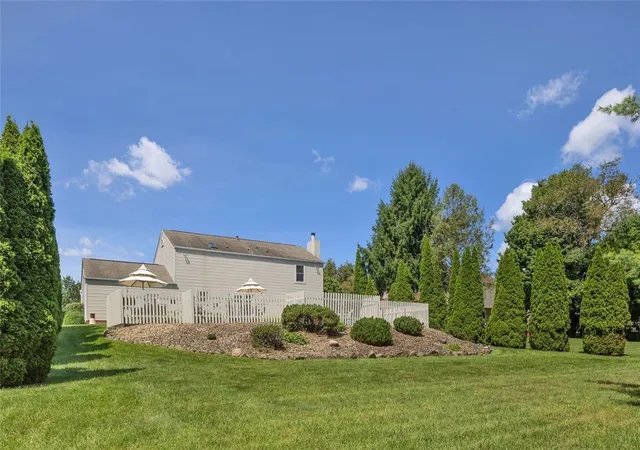 Photo 3 of Sale Pending at 204 Trillium Dr, Cranberry Twp, PA 16066 | MLS# 1770391 | Listing updated on 2026-08-31