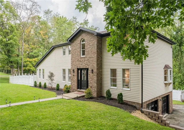 Photo 1 of Single family home for sale at 328 Comstock Dr, North Huntingdon, PA 15642 | MLS# 1770510 | Listing updated on 2026-10-10