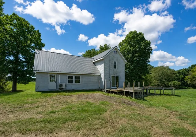 Photo 3 of Single family home for sale at 890 Campbell Run Rd, Manor Twp, PA 16226 | MLS# 1770566 | Listing updated on 2026-09-01
