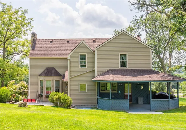 Photo 3 of Single family home for sale at 960 S Main St, South Strabane, PA 15301 | MLS# 1769578 | Listing updated on 2026-10-08