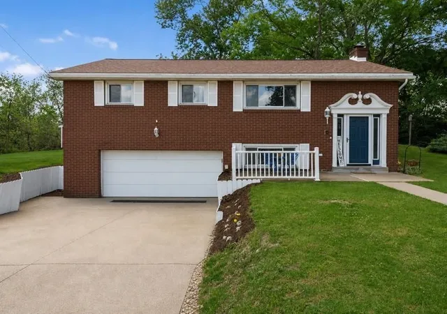 Photo 2 of Single family home for sale at 44 Chris Ct, Plum Boro, PA 15239 | MLS# 1770795 | Listing updated on 2026-08-31