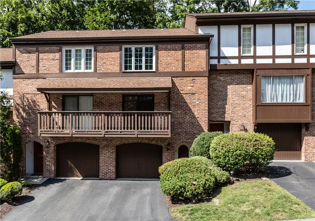 Photo 1 of Condo for sale at 604 Maplewood Ct, Ross Twp, PA 15237 | MLS# 1770856 | Listing updated on 2026-08-31
