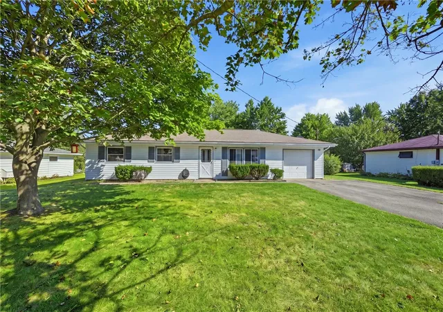 Photo 1 of Single family home for sale at 1000 Clarksville Rd, Hermitage, PA 16148 | MLS# 1771222 | Listing updated on 2026-10-07