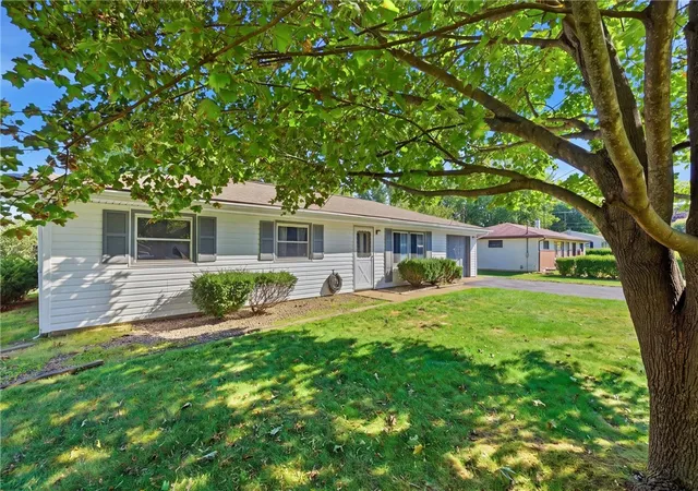 Photo 2 of Single family home for sale at 1000 Clarksville Rd, Hermitage, PA 16148 | MLS# 1771222 | Listing updated on 2026-10-07