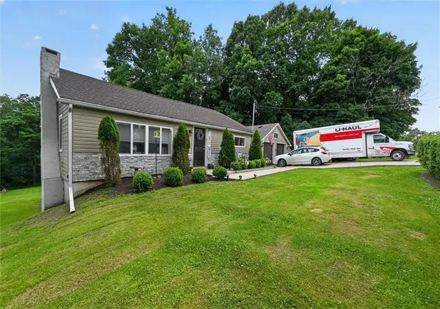Photo 2 of Single family home for sale at 866 Pizza Barn Rd, Derry Twp, PA 15717 | MLS# 1772208 | Listing updated on 2026-08-31