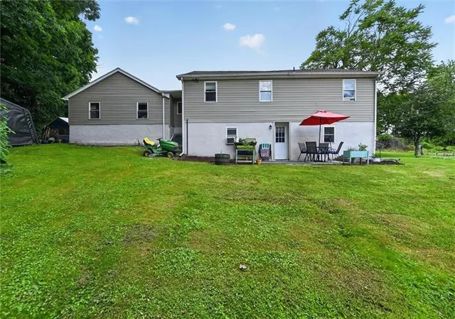 Photo 3 of Single family home for sale at 866 Pizza Barn Rd, Derry Twp, PA 15717 | MLS# 1772208 | Listing updated on 2026-08-31