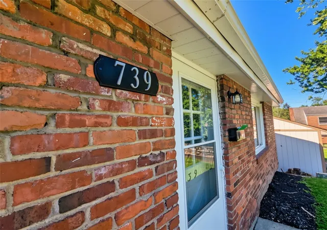 Photo 4 of Single family home for sale at 739 Darlington St, Carnegie, PA 15106 | MLS# 1772214 | Listing updated on 2026-08-31