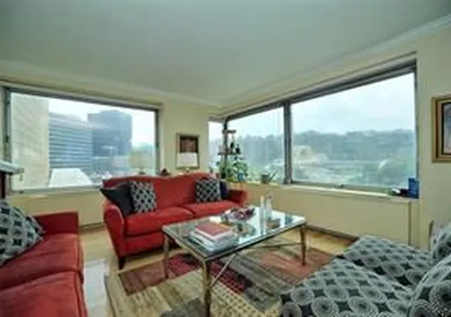 Photo 2 of Condo for sale at 320 Fort Duquesne Blvd #7C, Downtown Pgh, PA 15222 | MLS# 1772254 | Listing updated on 2026-09-01