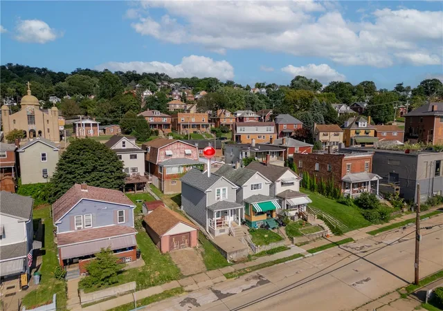 Photo 3 of Single family home for sale at 434 Melrose Ave, Ambridge, PA 15003 | MLS# 1772288 | Listing updated on 2026-08-31