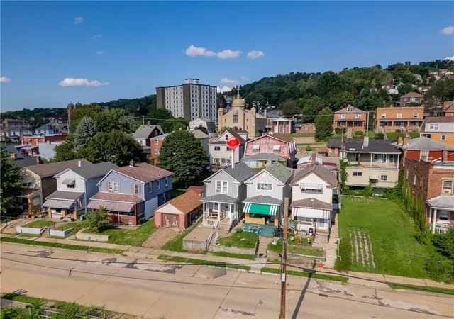 Photo 4 of Single family home for sale at 434 Melrose Ave, Ambridge, PA 15003 | MLS# 1772288 | Listing updated on 2026-08-31