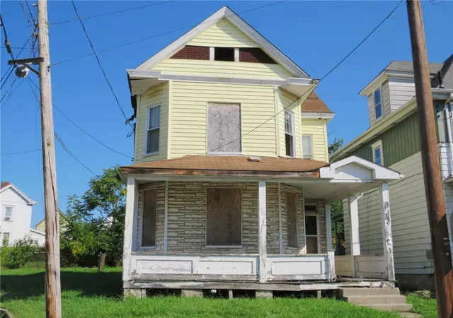 Photo 1 of Single family home for sale at 495 Fayette St, City Of Washington, PA 15301 | MLS# 1772223 | Listing updated on 2026-09-01
