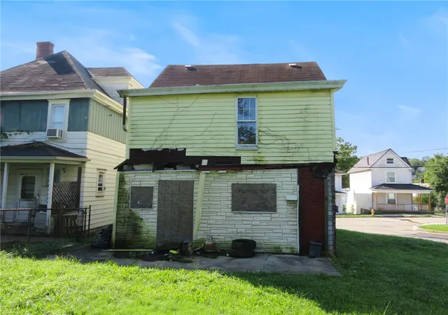 Photo 2 of Single family home for sale at 495 Fayette St, City Of Washington, PA 15301 | MLS# 1772223 | Listing updated on 2026-09-01