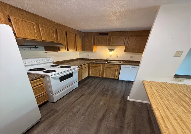 Photo 3 of Condo for sale at 28019 Evergreen Run, Imperial, PA 15126 | MLS# 1772129 | Listing updated on 2026-09-01