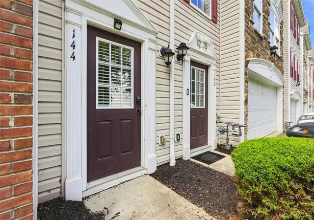 Photo 2 of Townhouse for sale at 144 Lockheed Dr, Moon/crescent Twp, PA 15108 | MLS# 1772024 | Listing updated on 2026-09-01