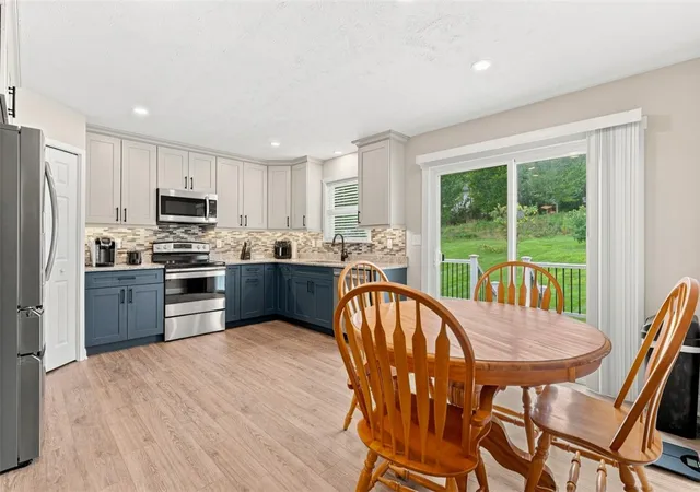 Photo 4 of Townhouse for sale at 144 Lockheed Dr, Moon/crescent Twp, PA 15108 | MLS# 1772024 | Listing updated on 2026-09-01