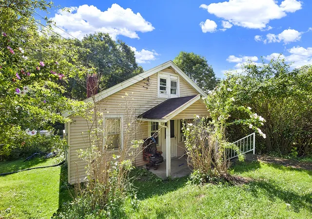 Photo 3 of Single family home for sale at 15 Allen Way, White Oak, PA 15131 | MLS# 1772397 | Listing updated on 2026-09-01