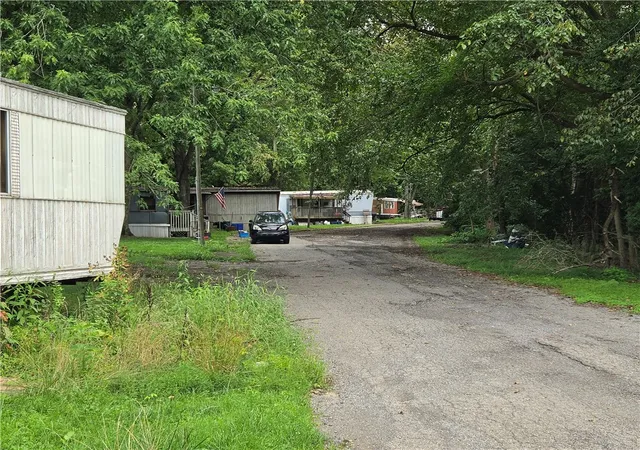 Photo 3 of Multi family home for sale at 1 11 Market St Ext, Baden, PA 15005 | MLS# 1772403 | Listing updated on 2026-09-01