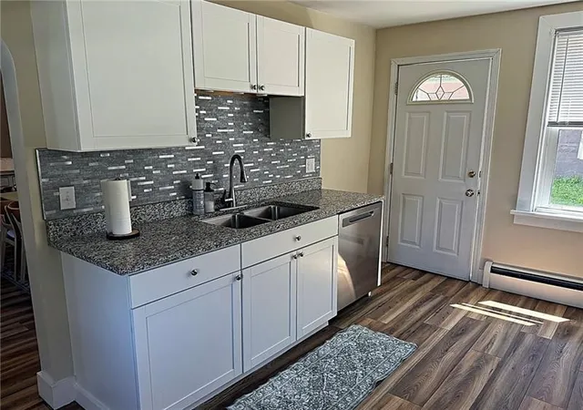 Photo 3 of Single family home for sale at 330 Winders St, Greenfield, PA 15207 | MLS# 1772410 | Listing updated on 2026-09-01
