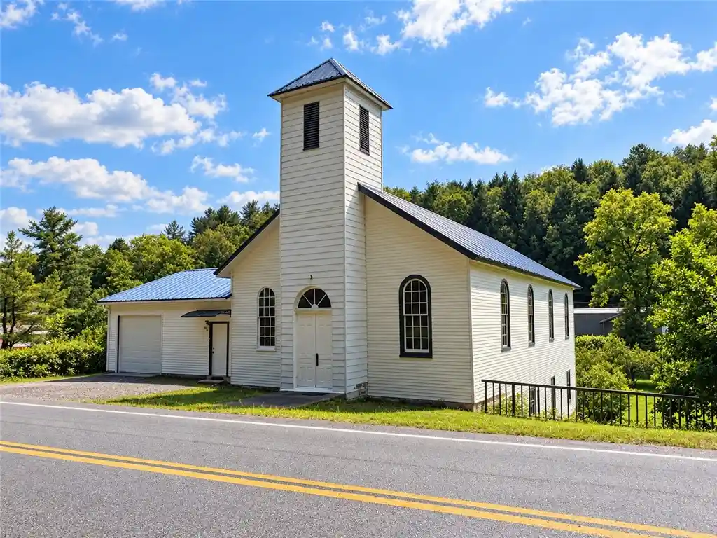 Photo 1 of Single family home for sale at 136 Main St, Punxsutawney Area School District, PA 15711 | MLS# 1772764 | Listing updated on 2026-10-22