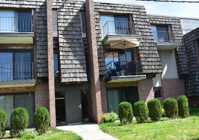 Photo 1 of Condo for sale at 633 Forest Green Dr, Moon/crescent Twp, PA 15108 | MLS# 1773015 | Listing updated on 2026-10-03