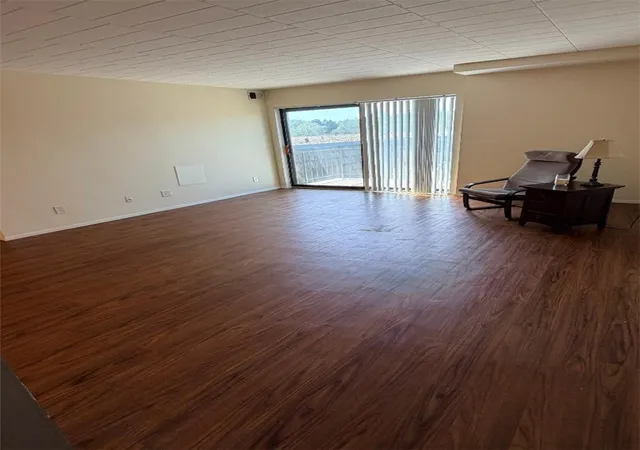 Photo 3 of Condo for sale at 633 Forest Green Dr, Moon/crescent Twp, PA 15108 | MLS# 1773015 | Listing updated on 2026-10-03