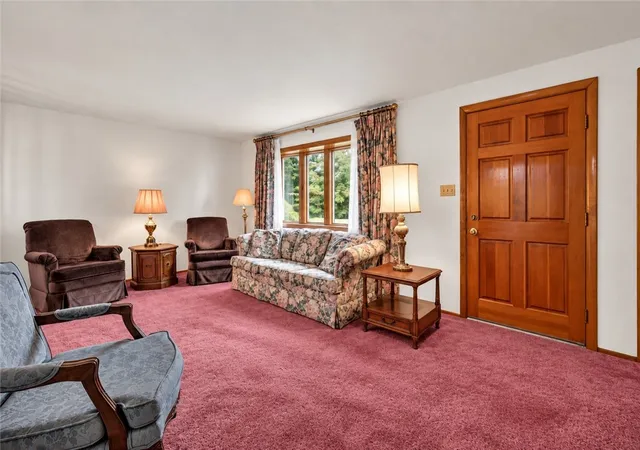 Photo 3 of Single family home for sale at 4557 Mapledale Dr, Homestead, PA 15120 | MLS# 1773284 | Listing updated on 2026-10-10