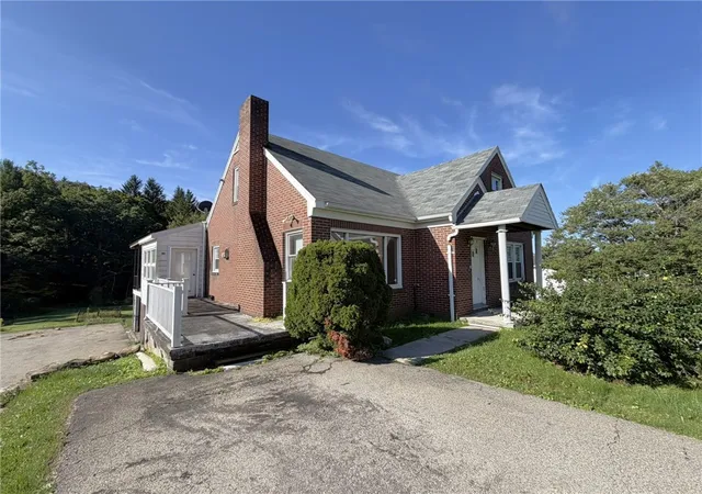 Photo 2 of Single family home for sale at 1047 W Main St, Somerset Boro, PA 15501 | MLS# 1773319 | Listing updated on 2026-09-21