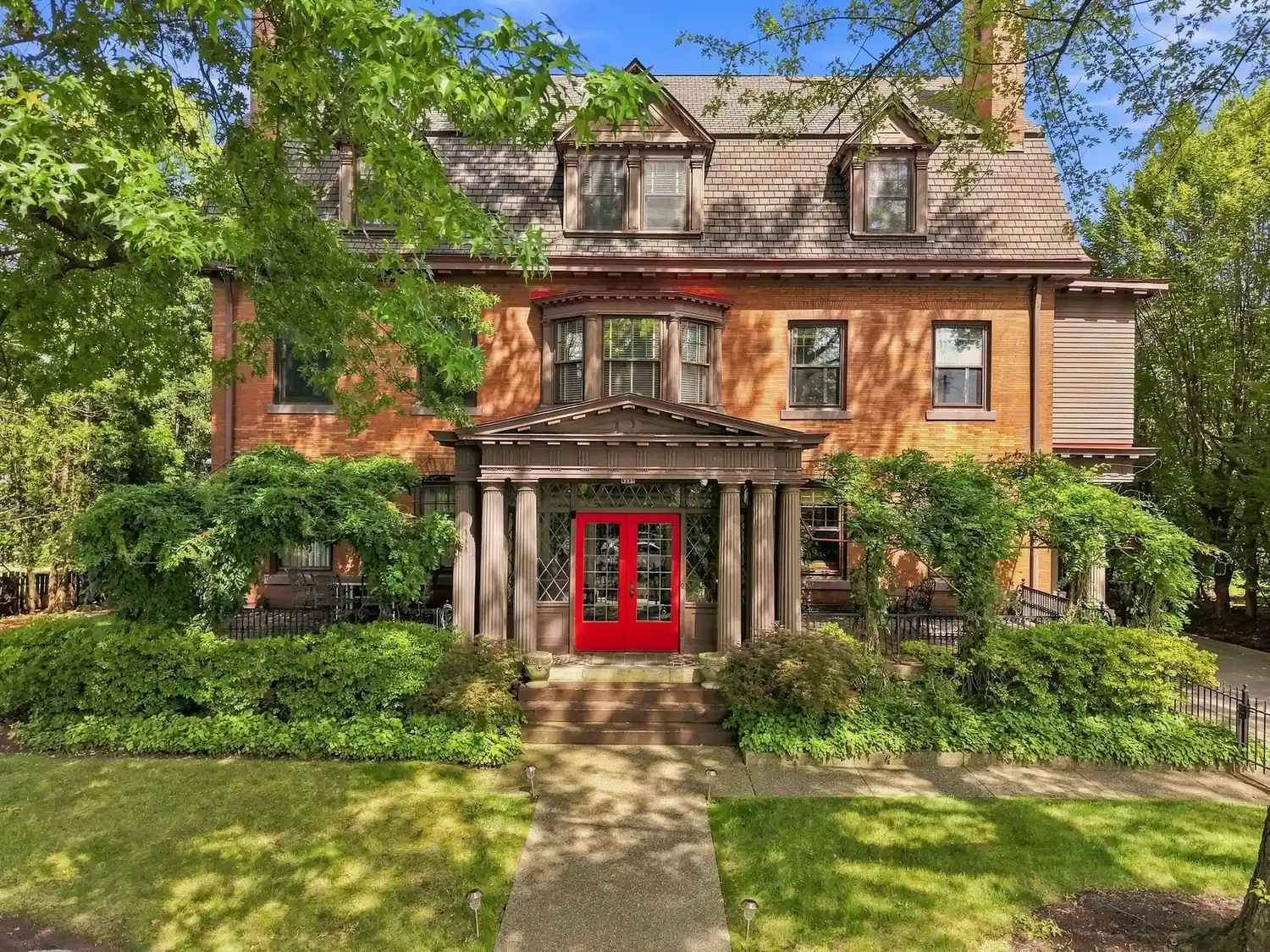 Photo 1 of Single family home for sale at 5427 Forbes Ave, Squirrel Hill, PA 15217 | MLS# 1773831 | Listing updated on 2026-10-24