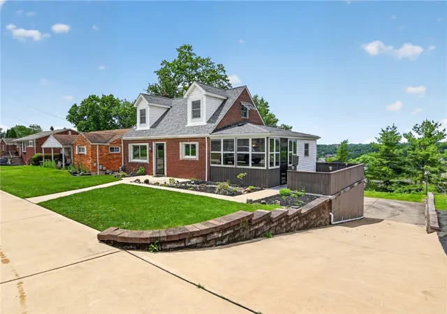 Photo 2 of Single family home for sale at 3360 Mcroberts Rd, Castle Shannon, PA 15234 | MLS# 1773735 | Listing updated on 2026-10-09