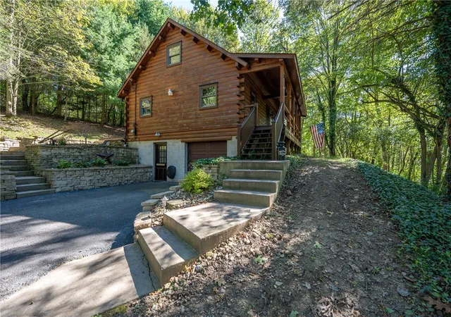 Photo 2 of Single family home for sale at 252 Wolfe Nursery Rd, Hempfield Twp, PA 15601 | MLS# 1773706 | Listing updated on 2026-10-08