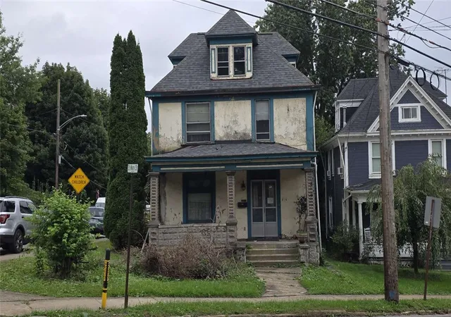 Photo 2 of Single family home for sale at 519 E Brady St, City Of But Ne, PA 16001 | MLS# 1774182 | Listing updated on 2026-10-02
