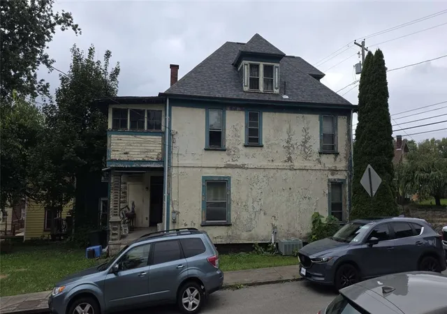 Photo 3 of Single family home for sale at 519 E Brady St, City Of But Ne, PA 16001 | MLS# 1774182 | Listing updated on 2026-10-02