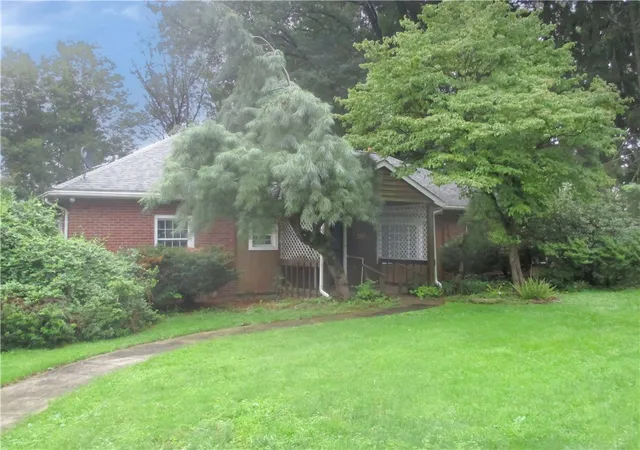 Photo 1 of Single family home for sale at 201 Banbury Ln, Harrison Twp, PA 15065 | MLS# 1774226 | Listing updated on 2026-09-21