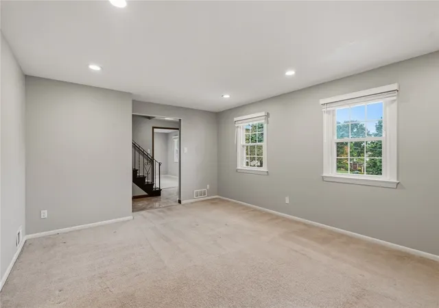 Photo 3 of Single family home for sale at 1349 Sturdy Oak Dr, Scott Twp, PA 15220 | MLS# 1774384 | Listing updated on 2026-10-04