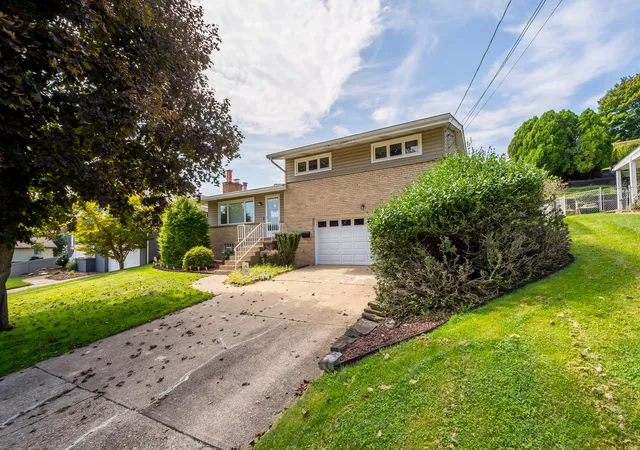 Photo 1 of Single family home for sale at 358 Yarrow Ln, Pleasant Hills, PA 15236 | MLS# 1774597 | Listing updated on 2026-09-26