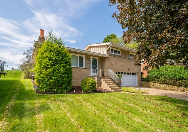 Photo 2 of Single family home for sale at 358 Yarrow Ln, Pleasant Hills, PA 15236 | MLS# 1774597 | Listing updated on 2026-09-26