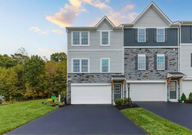 Photo 3 of Townhouse for sale at 513 Paff Pl, Jefferson Hills, PA 15332 | MLS# 1774593 | Listing updated on 2026-09-29
