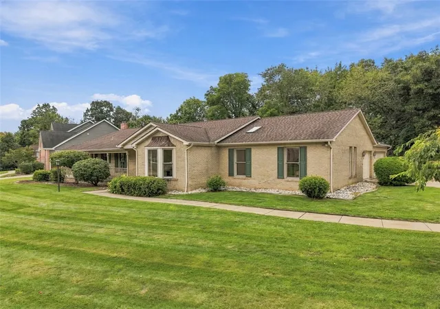 Photo 2 of Single family home for sale at 202 Elmhurst Cir, Cranberry Twp, PA 16066 | MLS# 1774088 | Listing updated on 2026-10-07