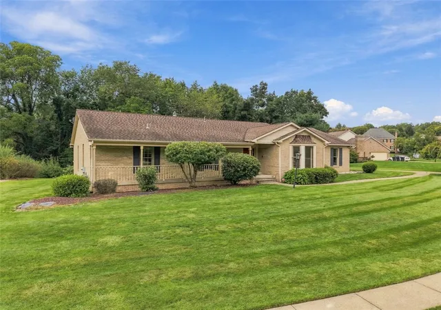 Photo 3 of Single family home for sale at 202 Elmhurst Cir, Cranberry Twp, PA 16066 | MLS# 1774088 | Listing updated on 2026-10-07