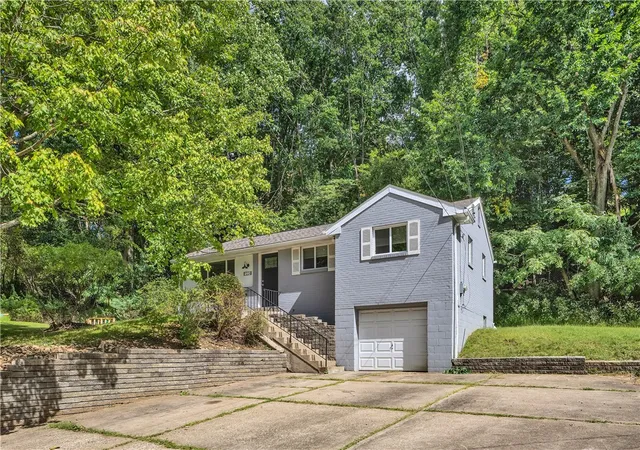 Photo 2 of Sale Pending at 224 Blaze Cir, Ross Twp, PA 15116 | MLS# 1774581 | Listing updated on 2026-09-20