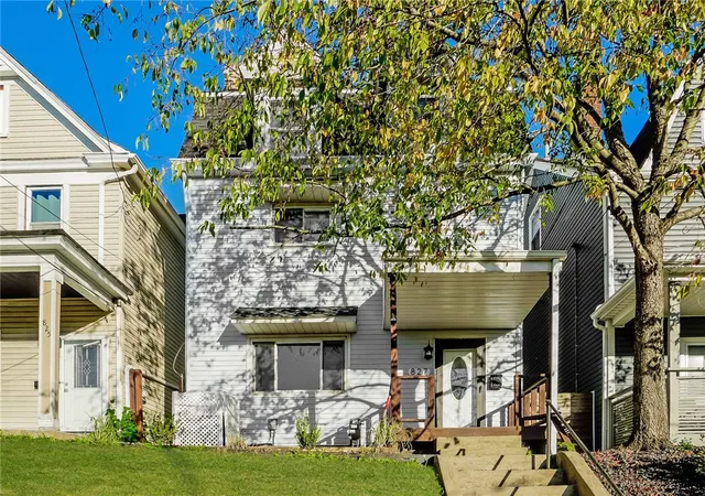 Photo 3 of Single family home for sale at 827 Southern Ave, Mt Washington, PA 15211 | MLS# 1774509 | Listing updated on 2026-09-15
