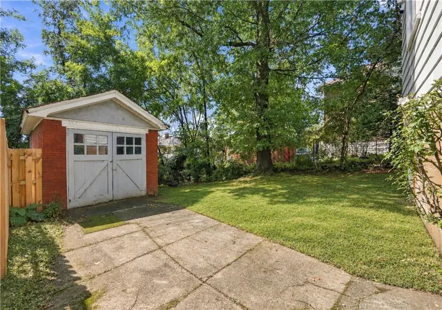 Photo 4 of Single family home for sale at 5912 Phillips Ave, Squirrel Hill, PA 15217 | MLS# 1774488 | Listing updated on 2026-10-27