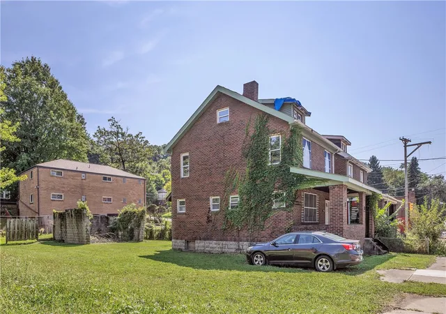 Photo 3 of Single family home for sale at 1602 Montier St, Wilkinsburg, PA 15221 | MLS# 1774382 | Listing updated on 2026-10-01