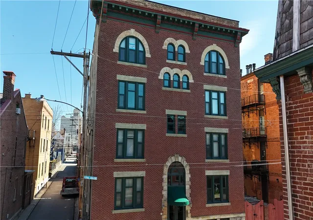 Photo 3 of Sale Pending at 1112 Palo Alto St #B, Central North Side, PA 15212 | MLS# 1774688 | Listing updated on 2026-09-25