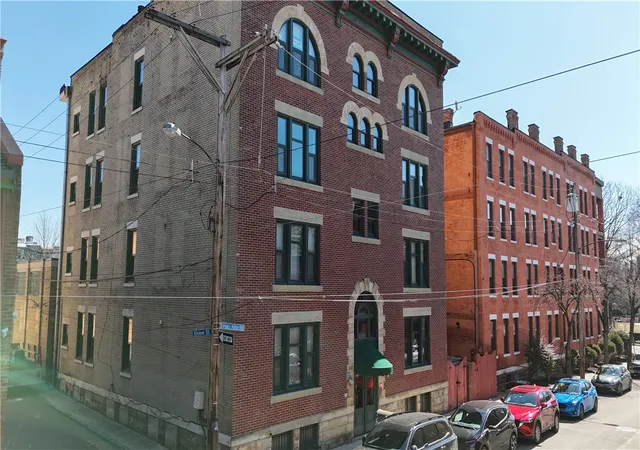 Photo 3 of Sale Pending at 1112 Palo Alto St #B, Central North Side, PA 15212 | MLS# 1774688 | Listing updated on 2026-09-25